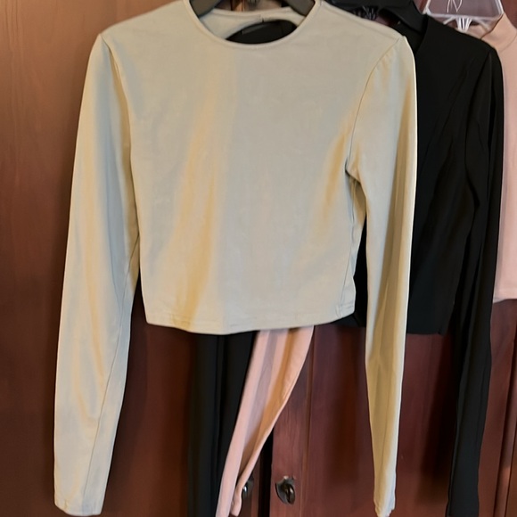 Set of four long sleeve crop tops size small - Picture 5 of 13